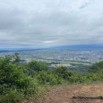 晴れていれば鳥海山が見えたのだろうなぁ。残念🫤
