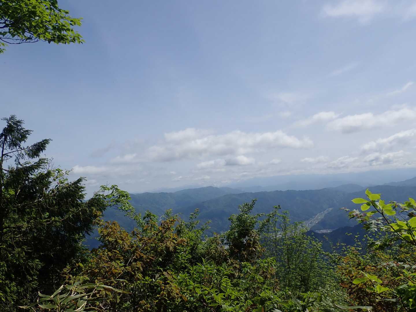 登山道からの眺望。北アルプス。