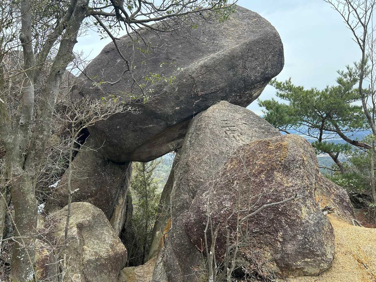 人工では作れませんね。
自然の奇跡を感じます。