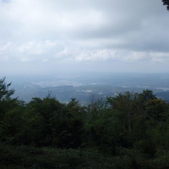 屏風山頂上より瑞浪方面