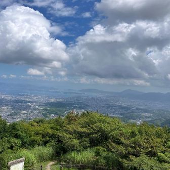 足立山や戸ノ上山、関門方向！
ナイスビュー