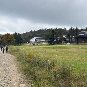 降りてきました。
絶景と紅葉を堪能できました♪