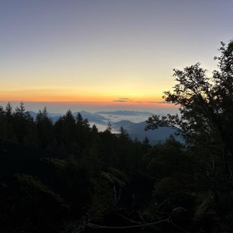 歩き始めから空はすでにうっすら