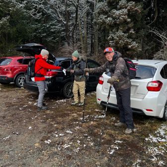 自分含め、今回は4人で！
この気温でグローブ忘れた人物に軍手の譲渡会