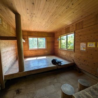 小屋内その2