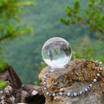 水晶がありました。
なぜ？