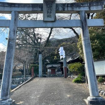 正面からの穂見神社里宮