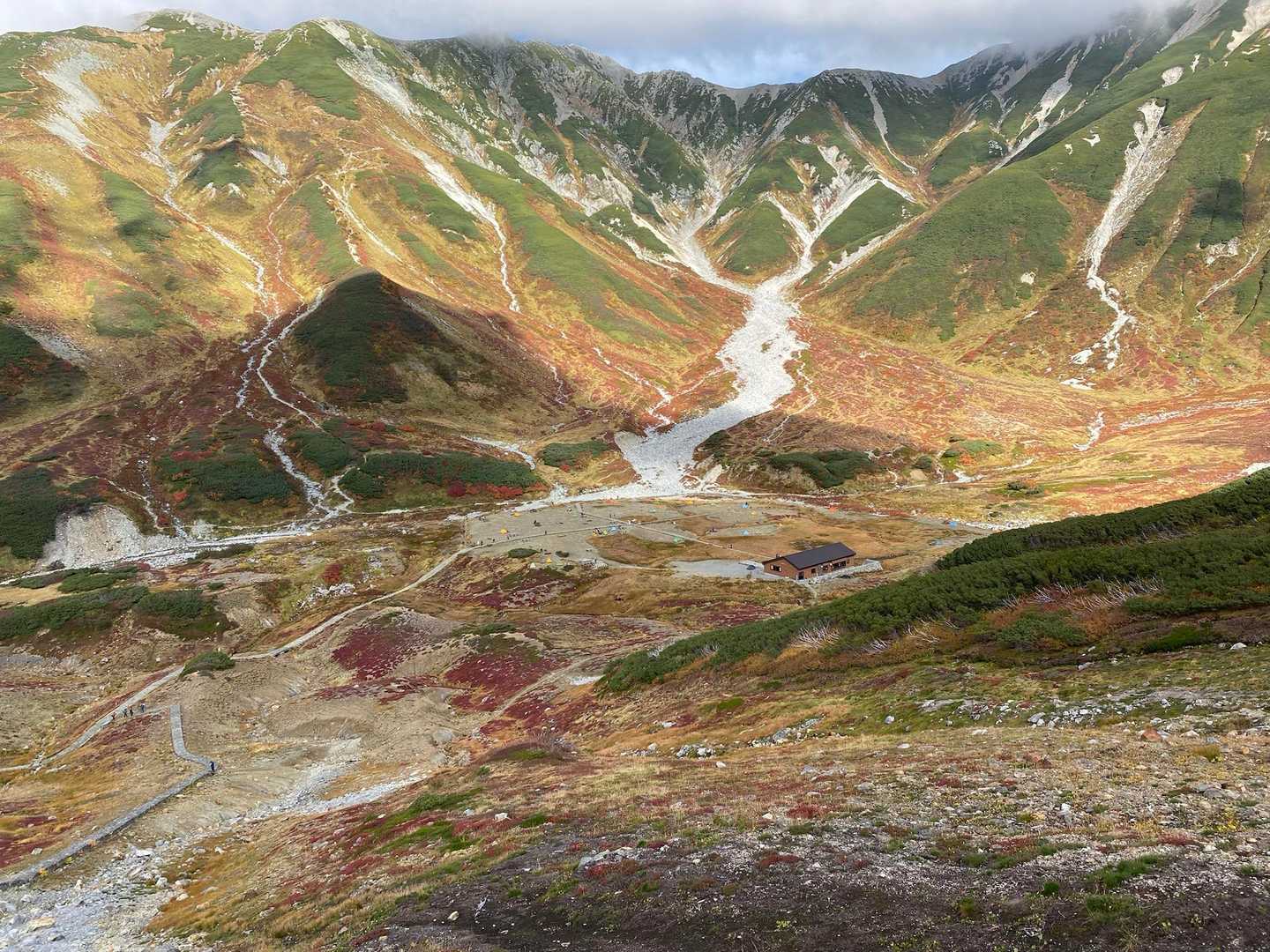 三連休前の雷鳥沢キャンプ場
まだ10張も無い