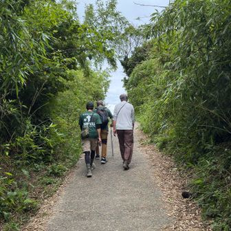 もう少しで上立神岩。
