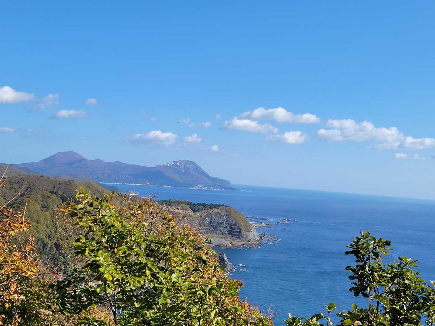たぶんあの断崖付近が日浦洞門