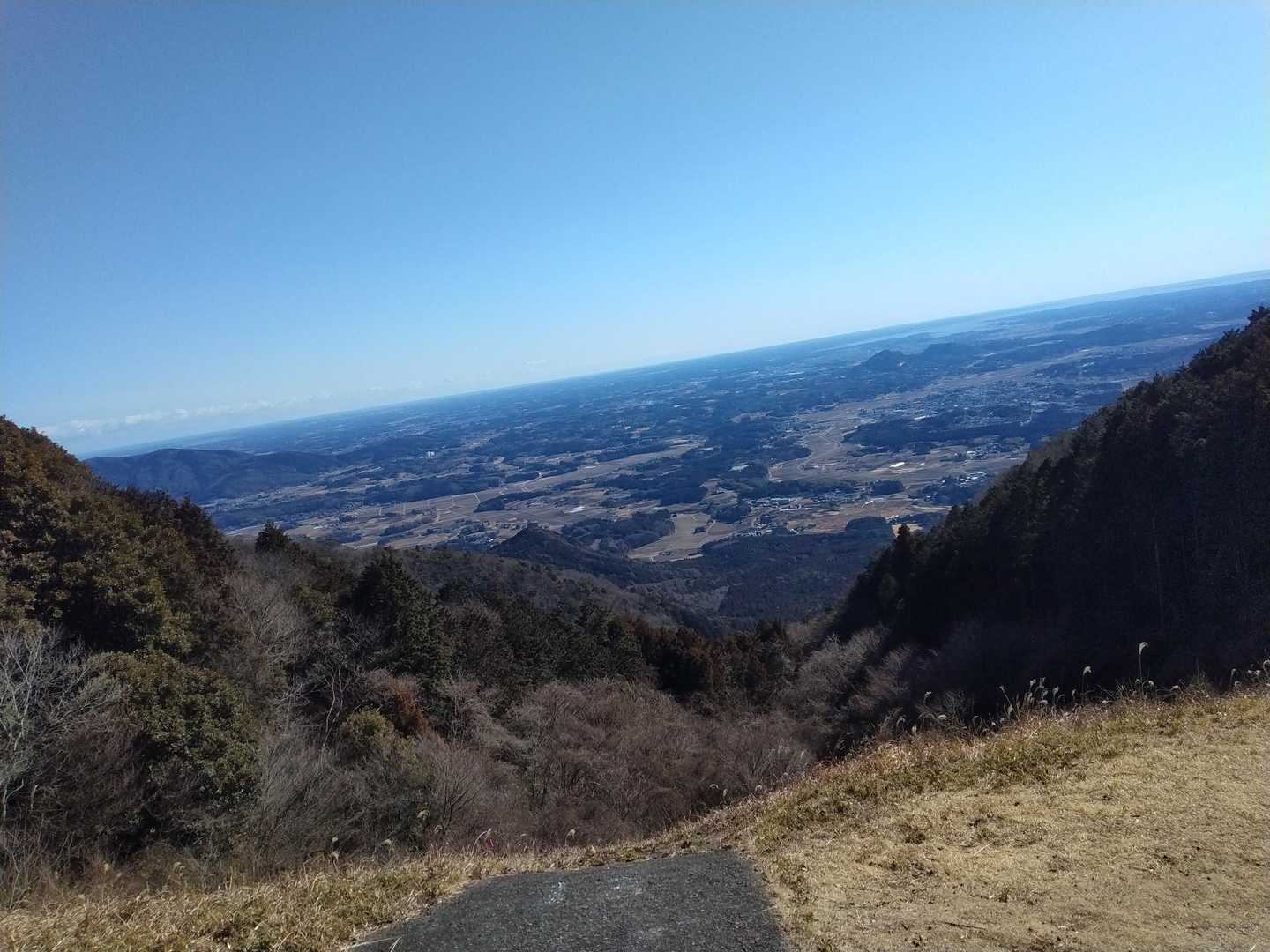 😚こっから飛ぶのね。

楽勝ー
😅うそ～