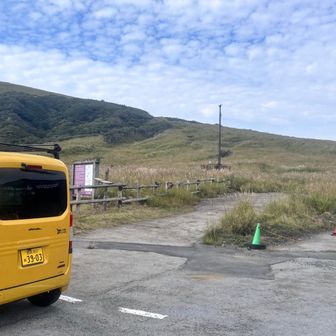 待たせたな！バン君🙏💛
車内で着替えて仮眠
高千穂経由で帰る
自宅から阿蘇山頂まで
熊本回りでも高千穂経由でも
約3時間高速代ケチる為高千穂経由で！
車内の燃費計で郊外15.8キロ
最高記録😳達成
高速道12キロ程💧
普段街中10キロ
(メーター読み満タン方では無い)
4駆ですから😓
タンク容量少なく
長距離苦手なバン君
満タンで往復出来ず💧
帰り高速🛣️高鍋で降り新富で給油⛽️
