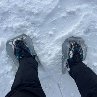 山頂近く稜線からは
ワカン🤔スノーシューはあるといいかも🏔️