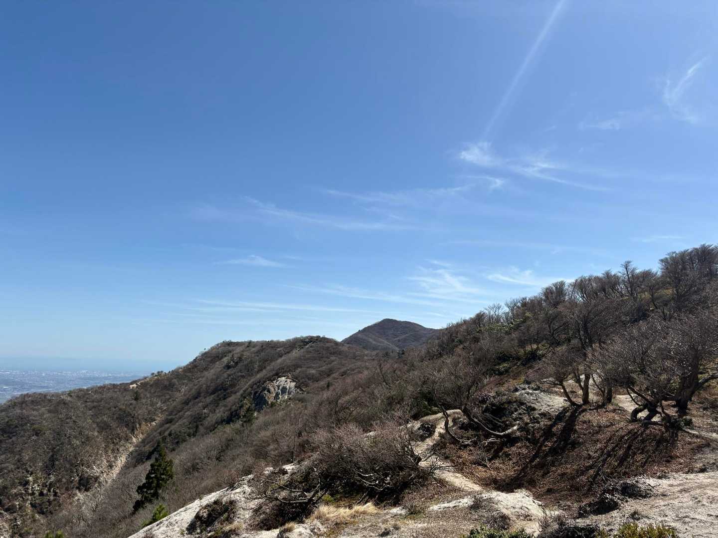釈迦ヶ岳山頂までは楽々登れた？と思っていたけど、周回するのでまだまだ先が長いことに気づく