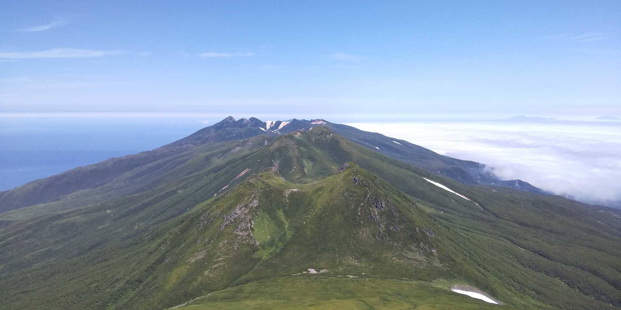 サシルイ岳や硫黄岳辺りまで見えてました⛰️
→右へ