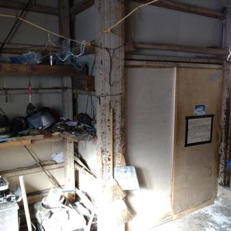 避難小屋の中に共有できる備品がたくさんありました。