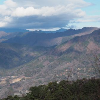ここからも雲取山が見えます