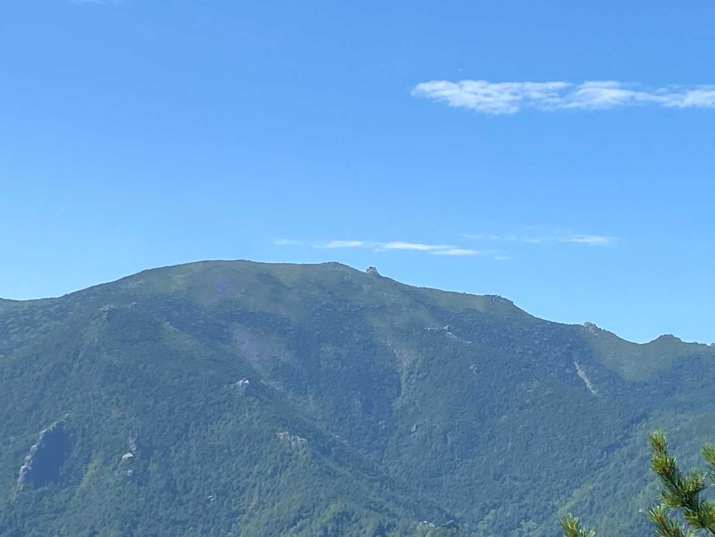 下山時、金峰山方面、五丈岩も見えている。