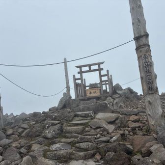 霧の中の車山神社⛩️