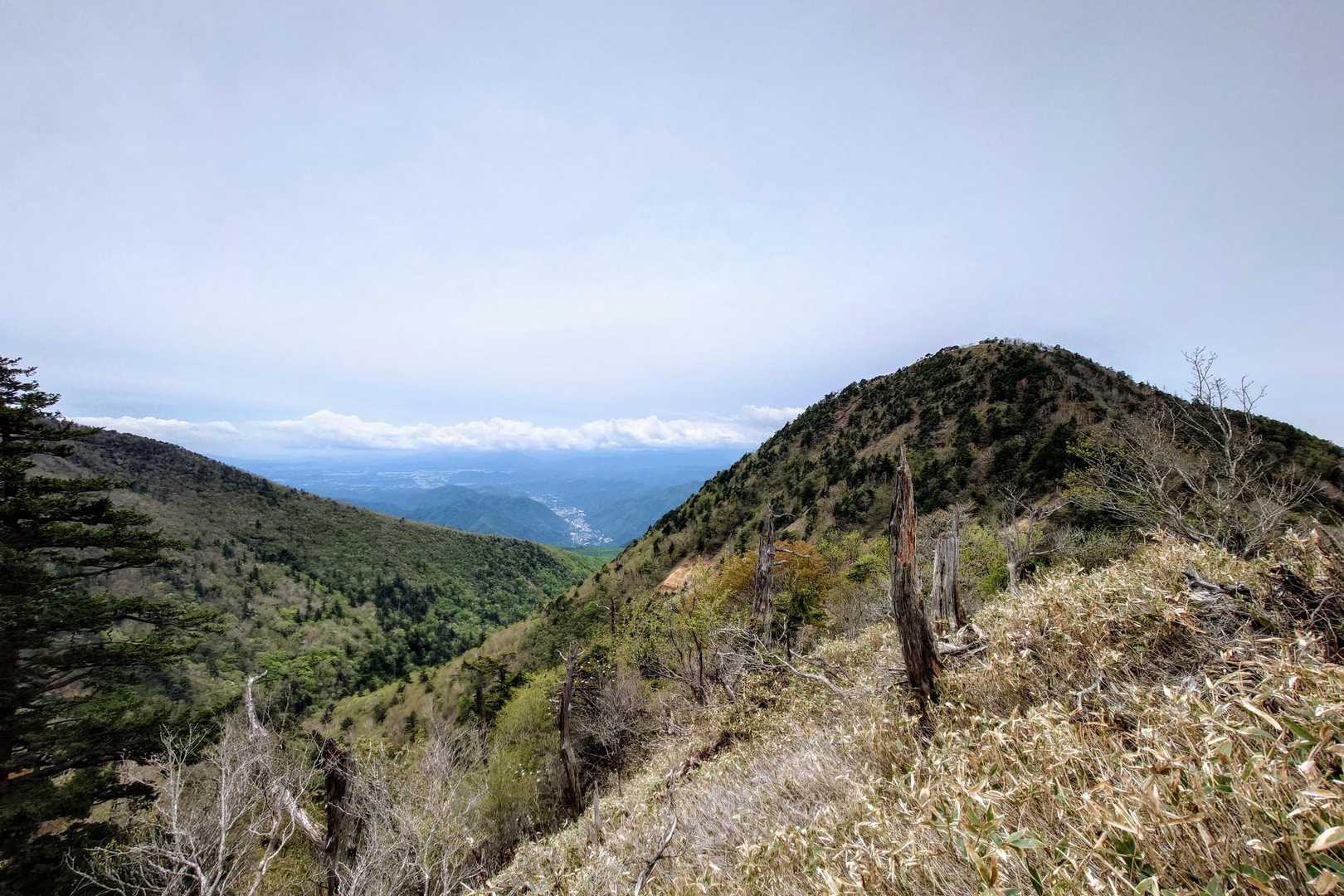 釈迦ヶ岳へ向かいます