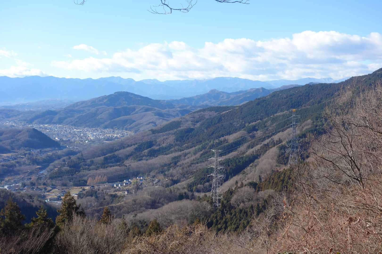宝登山と破風山かしら？