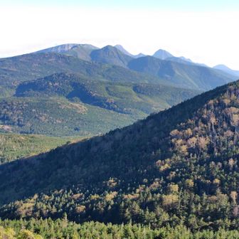茶臼山の向こうに八ヶ岳