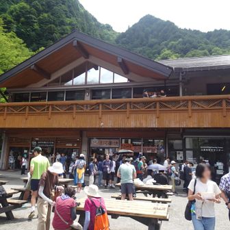 上高地バスターミナルまで戻ってきて今回の山行は無事終了です😃
我ながらよく頑張った！
ここからはバスで新穂高へ🚌

