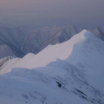 振り返って偽ピークへの稜線✨