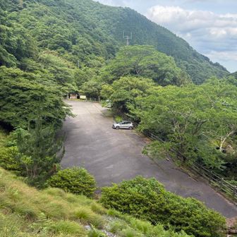 宮妻峡駐車場が見えてきました‼️2台のみ‼️