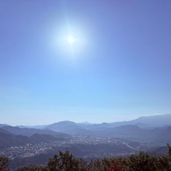 石老山に奥には仏果山⛰️