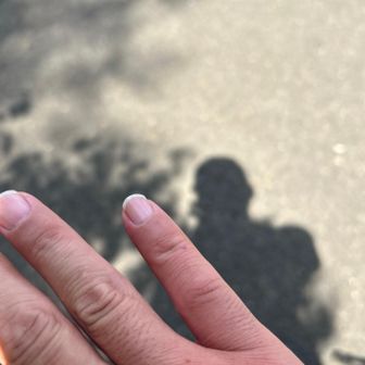 グローブの上から刺されました
チクッと来た
アブ？蜂？
薮に入ると何かしら刺さるなー