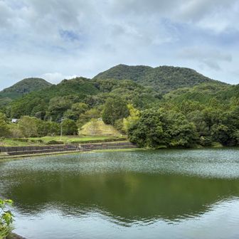 これから登る二上山