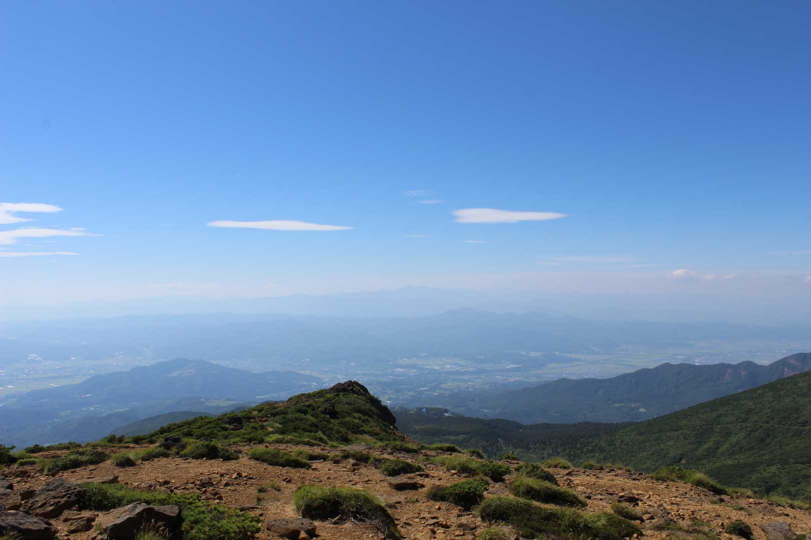 熊野岳から
北西方向。秋の晴天って感じ😁