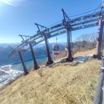 ロープウェイ🚡🚡です
日本初の２両連結式ゴンドラです