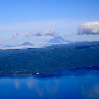 羊蹄山と尻別岳。兄弟みたいですね。