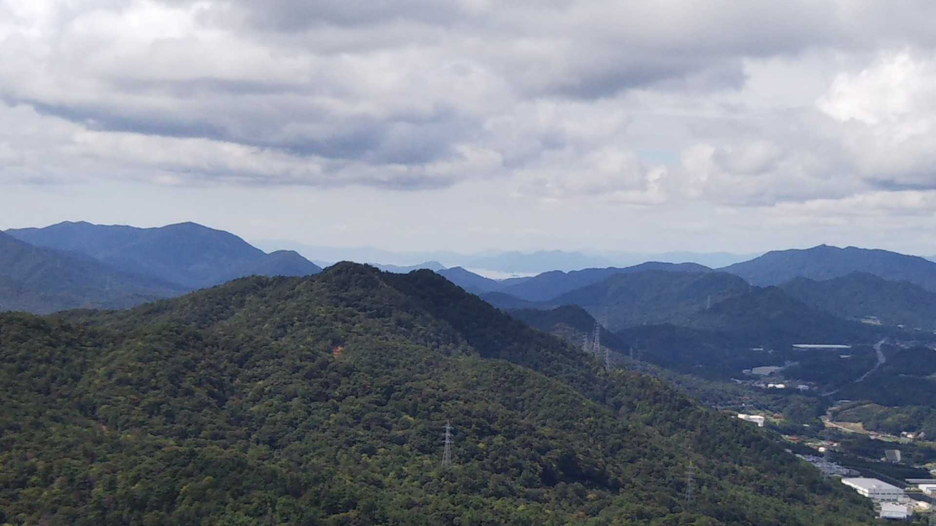広島湾と宮島が見える