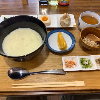 朝食は06:00から
豆乳粥