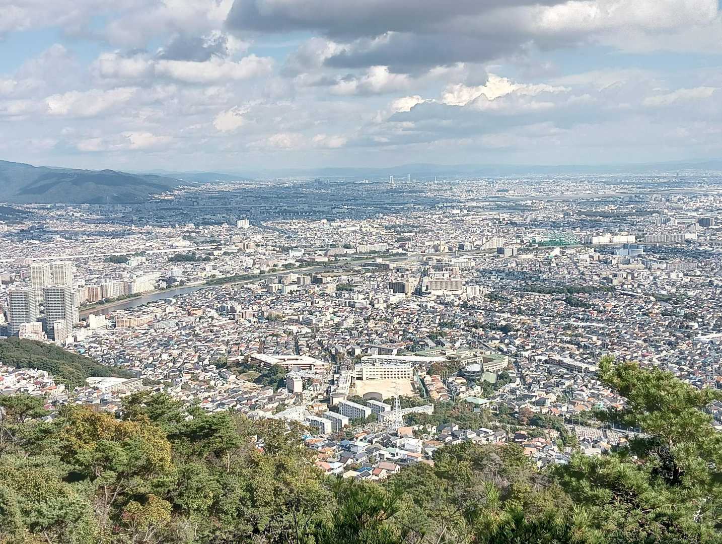 海側。夜景もキレイでしょうねぇ