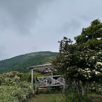 下山途中の東屋