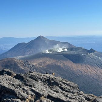 かっこいい高千穂峰✨眺めながら☕️time 
手が冷たくなってきて、慌てる😅