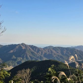 山頂脇から垣間見る👀～ぼちぼち♪