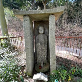 石造り地蔵菩薩