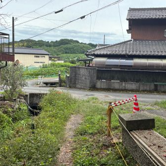 住宅街に出ました