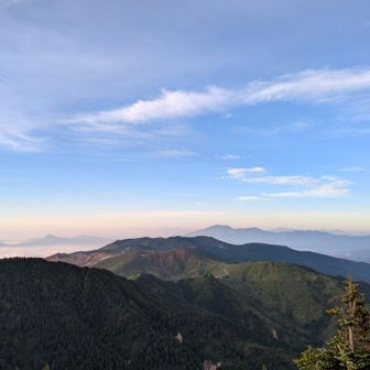 手前に草津白根山
奥に浅間山