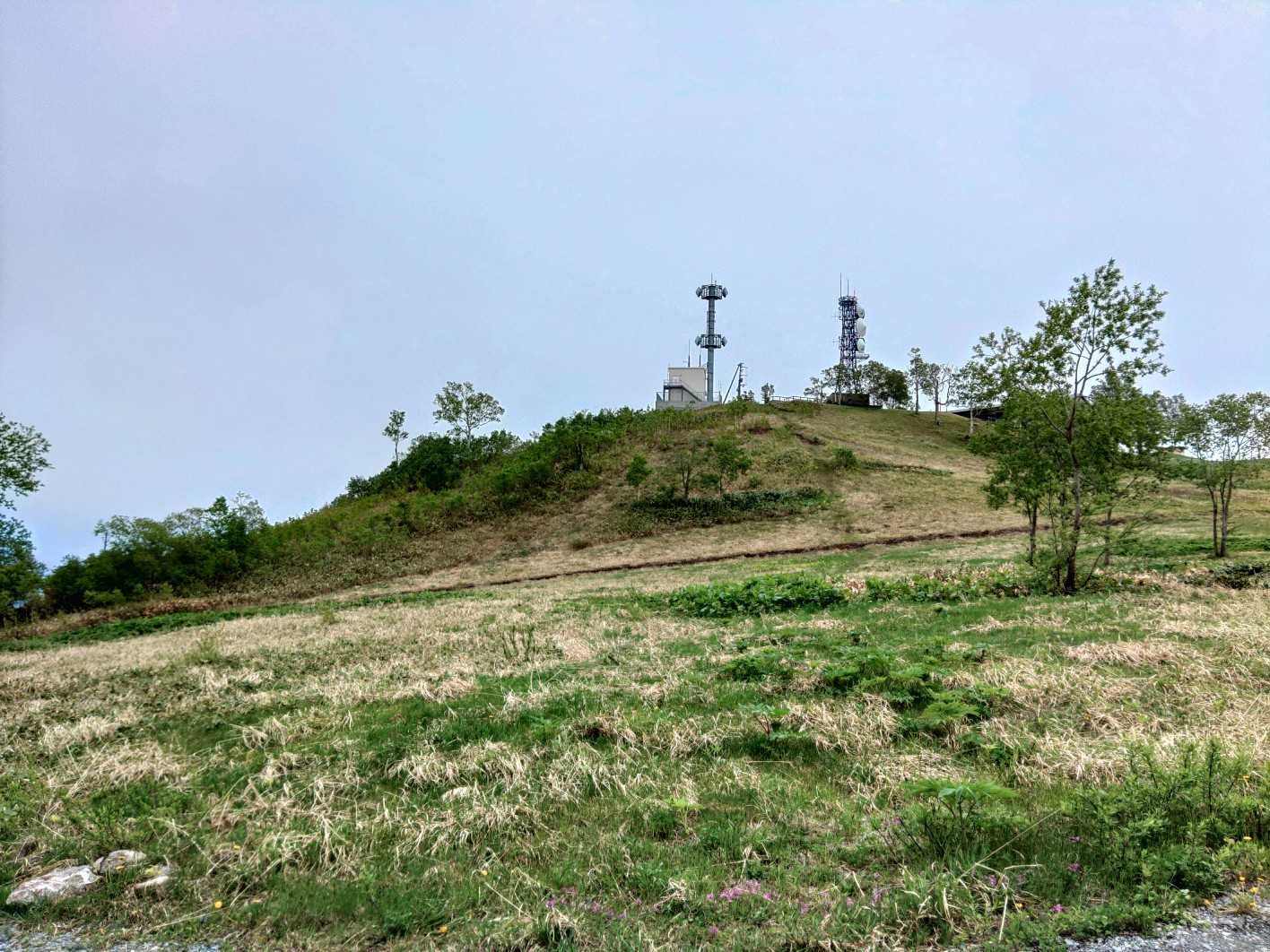 橇負山はルスツリゾートのスキー場のゴンドラの終点です。