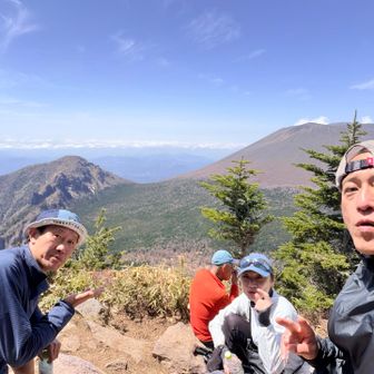 トーミの頭でオヤツ交換
なんかだいたい趣味が一緒