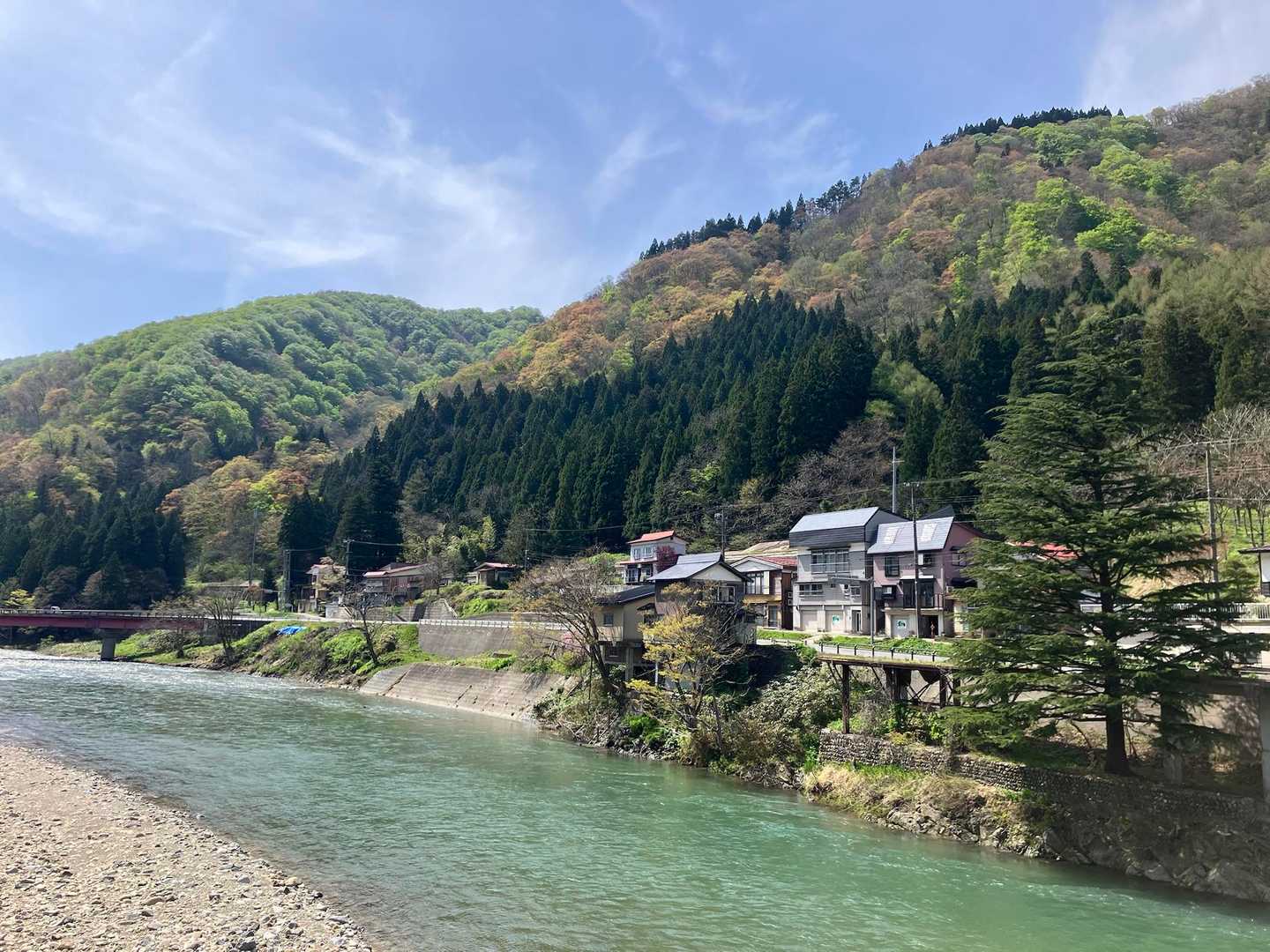 また小国川を渡ります。