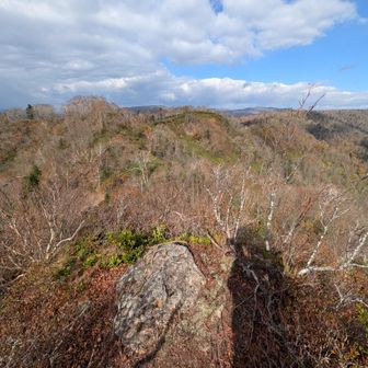 ここらで一番高い山なので
眺めは360°開けてます。
