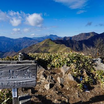 東黒森からの絶景✨
季節が分からなくなるほど温暖な気候です