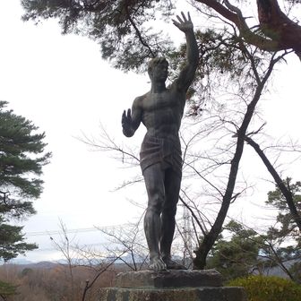 山頂にパンイチって🤣
あなた誰？　🤭ルシウスなの？